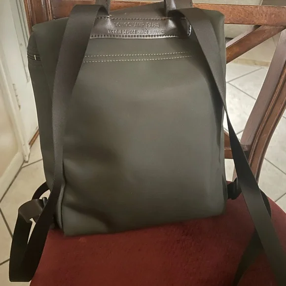 Longchamp backpack not sure of authenticity or vintage I purchased at a thrift. - Picture 5 of 6